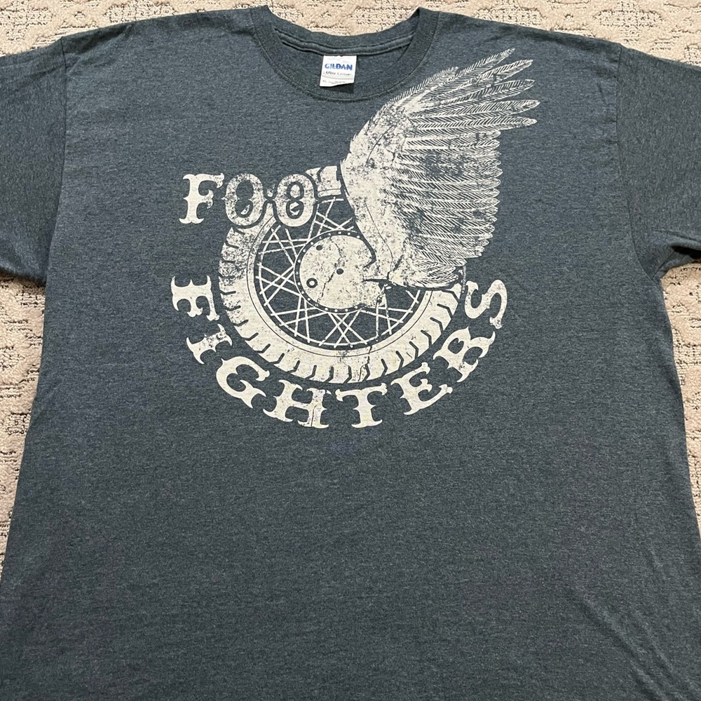 🎸 '10 Foo Fighters Band Wheels Track Lyrics Theme Unworn Thick Cotton Wings Tee